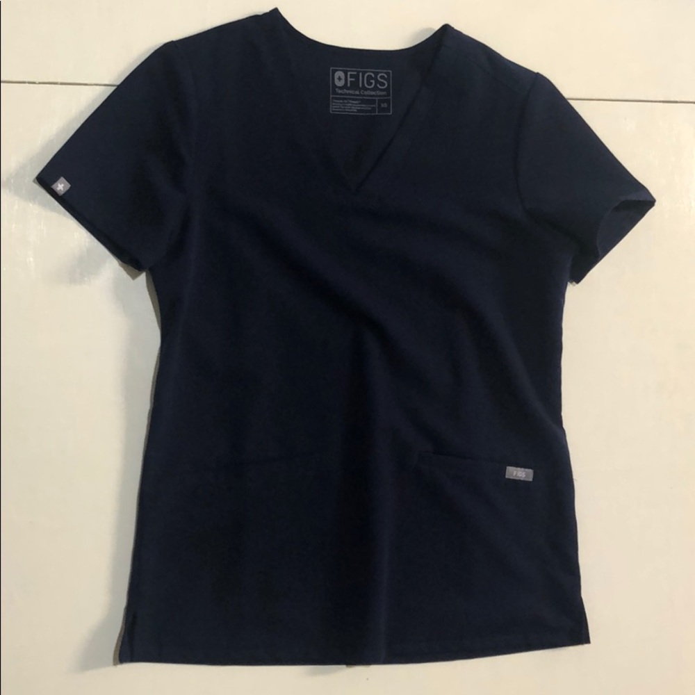 Figs Casma Scrub top